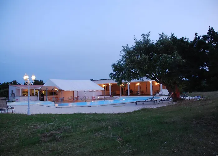 瑞贝利努公寓酒店 皮诺托里卡尔达雷洛