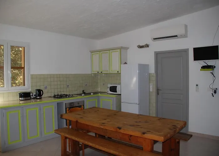 瑞贝利努公寓酒店 * 皮诺托里卡尔达雷洛